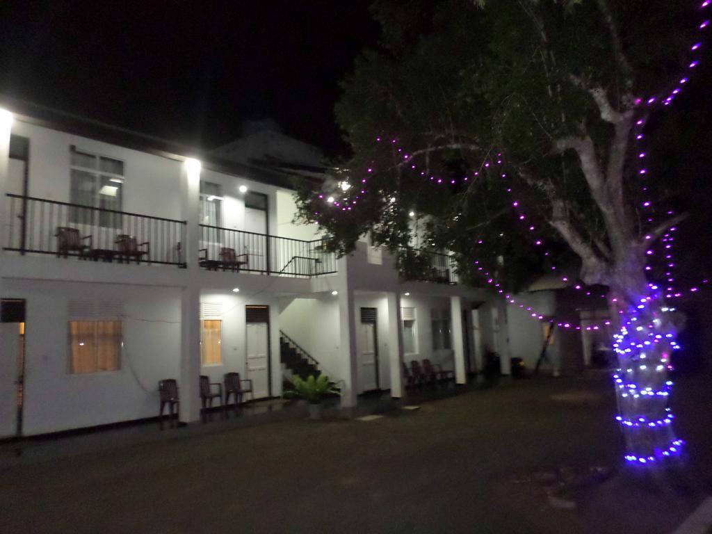 Romana Rest Kataragama Exterior photo